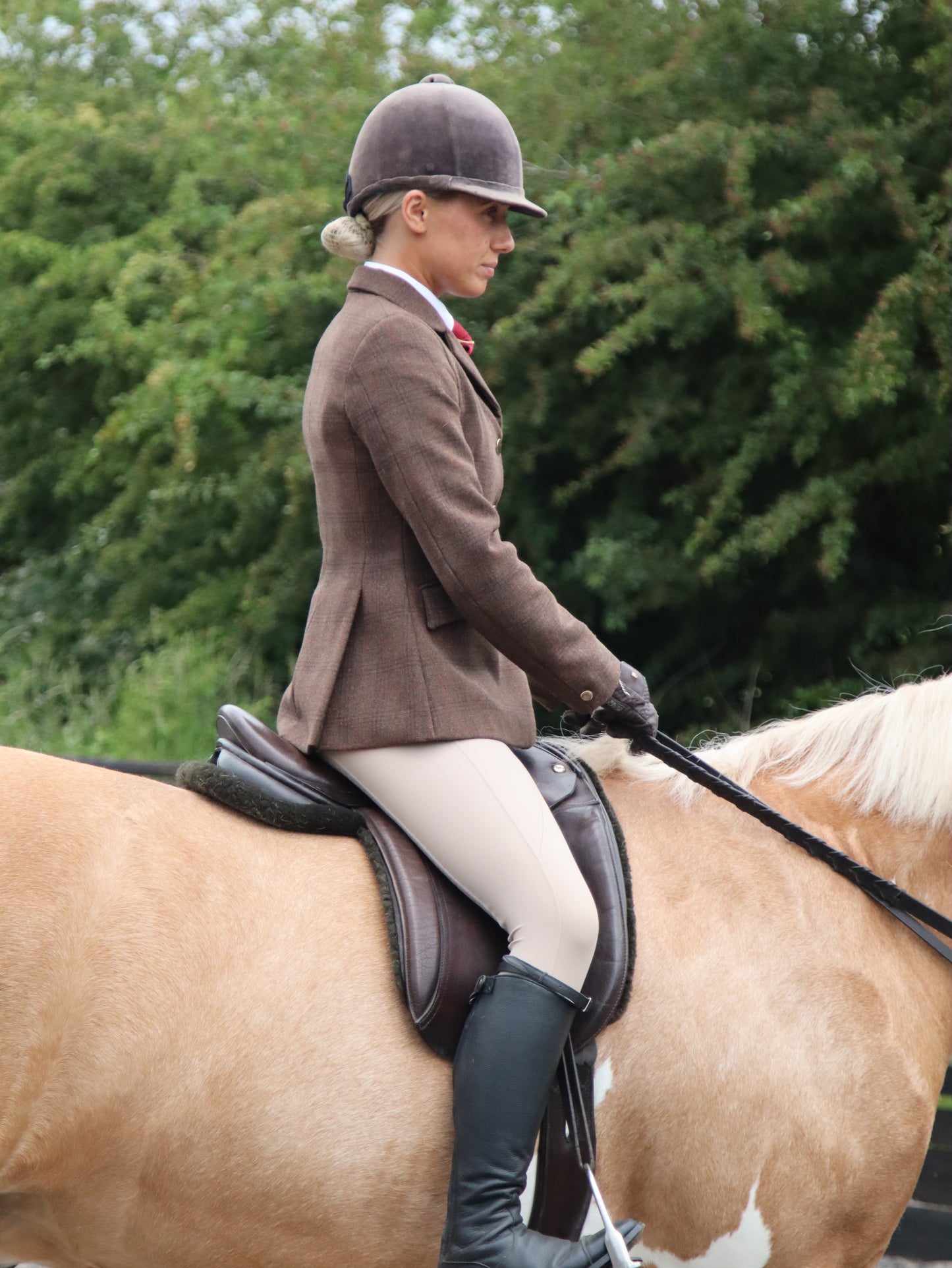 LUXE ShowTime Leggings – Beige | Full Seat Grip